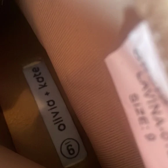 Olivia Kate Side Zipper Faux White Leather Buckle & Rivet Booties Size 9 NEW - Picture 4 of 5